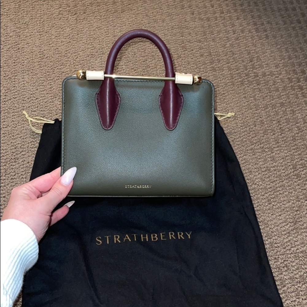 Strathberry Nano Tote.LeatherForrest/Sand/Burgundy